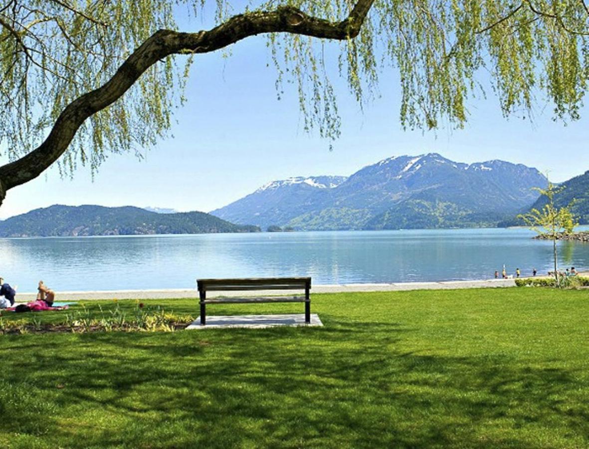 Harrison Beach Hotel Harrison Hot Springs Eksteriør bilde