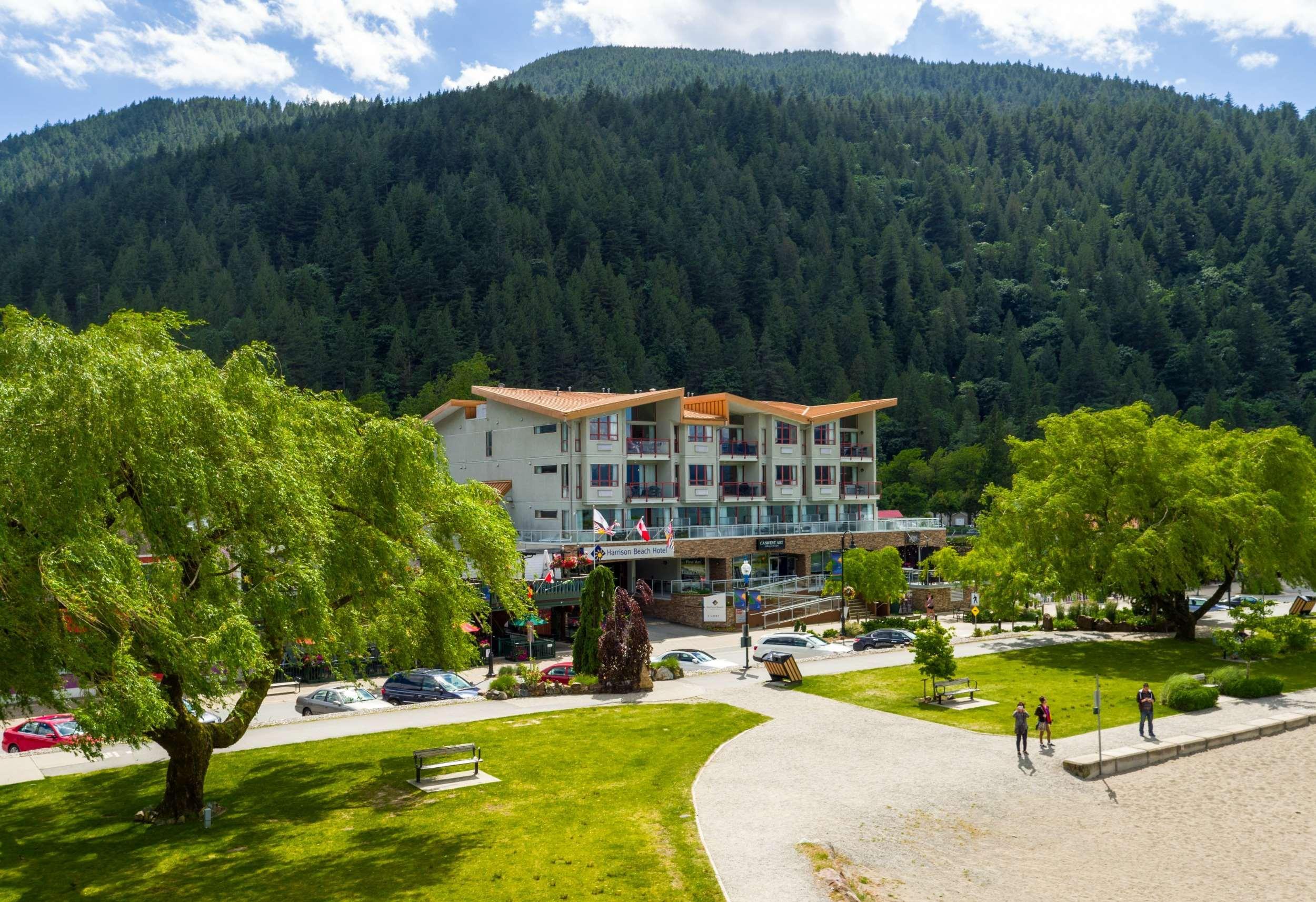 Harrison Beach Hotel Harrison Hot Springs Eksteriør bilde