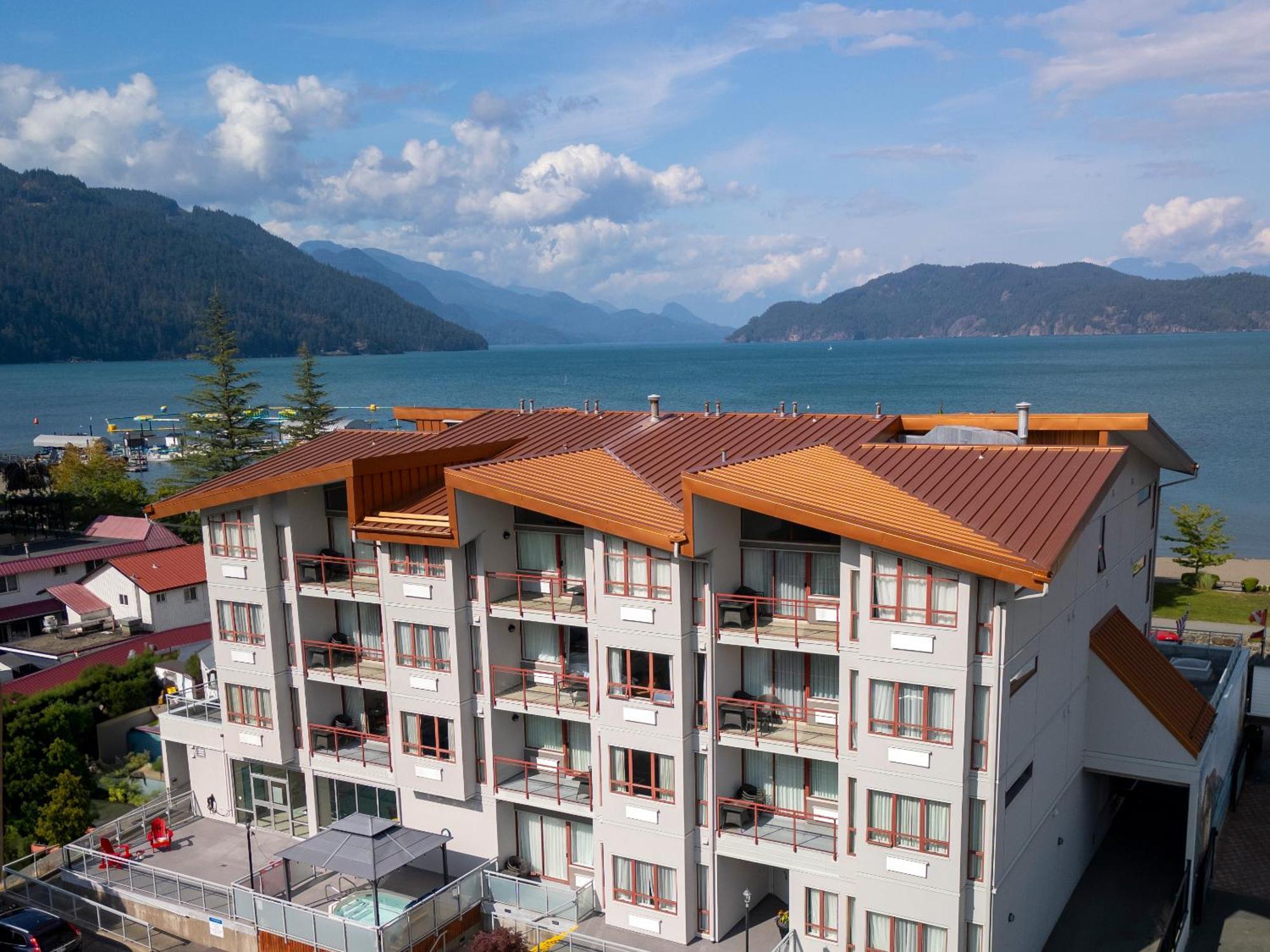 Harrison Beach Hotel Harrison Hot Springs Eksteriør bilde